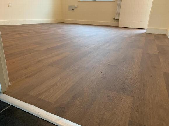 Vinyl wood effect flooring